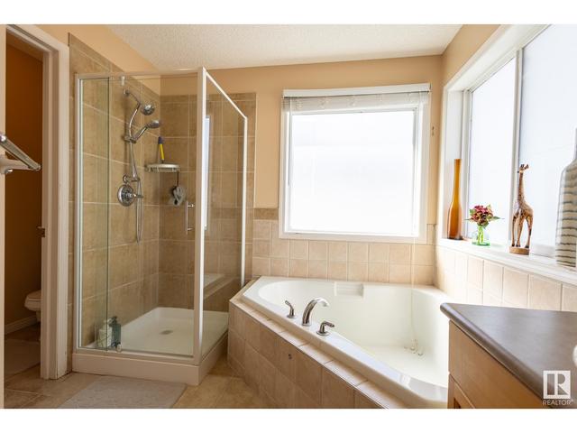 3320 40 Av Nw, House detached with 4 bedrooms, 2 bathrooms and 4 parking in Edmonton AB | Image 32