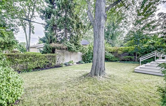 7 Greening Cres, House detached with 3 bedrooms, 2 bathrooms and 3 parking in Toronto ON | Image 13