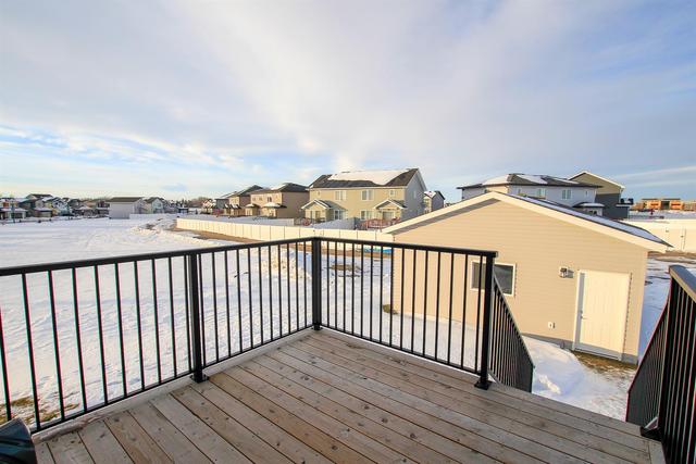 8 Memorial Parkway, House detached with 3 bedrooms, 2 bathrooms and 2 parking in Red Deer County AB | Image 1