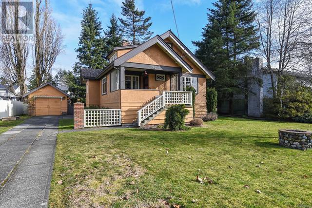 2660 Stewart Ave, House detached with 5 bedrooms, 2 bathrooms and 4 parking in Courtenay BC | Image 1
