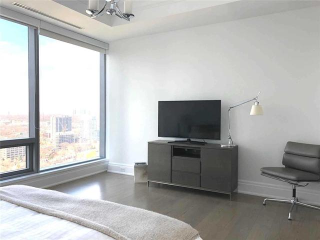 2601 - 55 Scollard St, Condo with 2 bedrooms, 3 bathrooms and 1 parking in Toronto ON | Image 10
