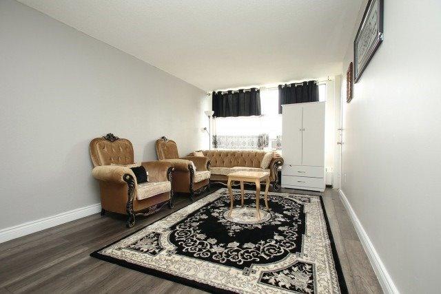 809 - 320 Dixon Rd, Condo with 2 bedrooms, 1 bathrooms and 1 parking in Toronto ON | Image 7