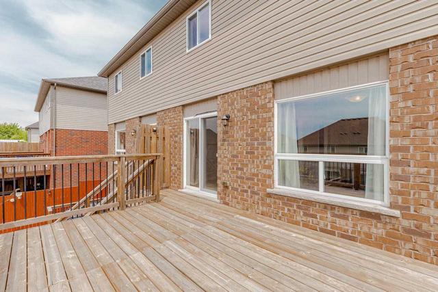 83 Oakes Cres, House semidetached with 3 bedrooms, 3 bathrooms and 2 parking in Guelph ON | Image 28