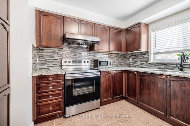 th18 - 375 Cook Rd, Townhouse with 3 bedrooms, 2 bathrooms and 3 parking in Toronto ON | Image 6