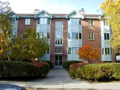 301 - 60 Kippendavie Ave, Condo with 1 bedrooms, 1 bathrooms and 1 parking in Toronto ON | Image 1