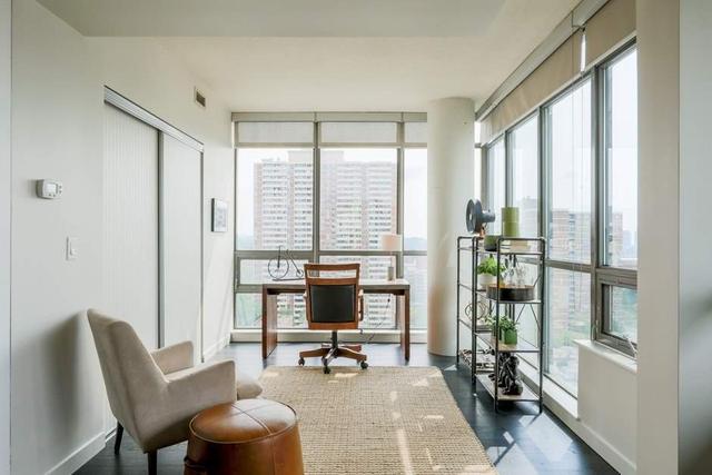1706 - 285 Mutual St, Condo with 2 bedrooms, 1 bathrooms and 1 parking in Toronto ON | Image 17