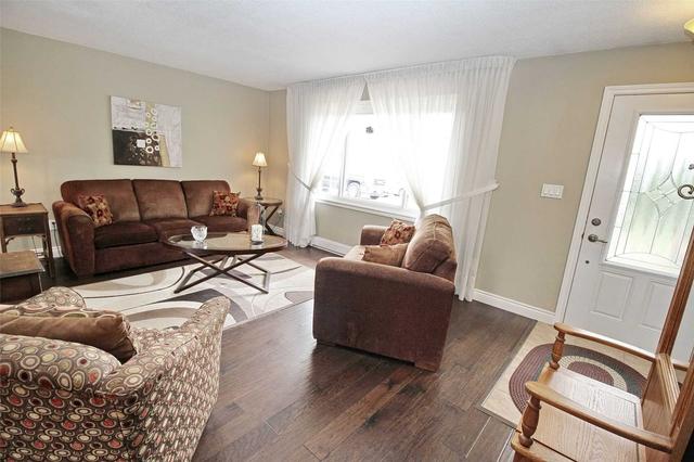 6062 Trafalgar Rd, House detached with 4 bedrooms, 3 bathrooms and 6 parking in Erin ON | Image 4