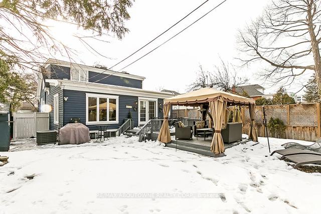 411 Trafalgar Rd, House detached with 2 bedrooms, 3 bathrooms and 3 parking in Oakville ON | Image 16