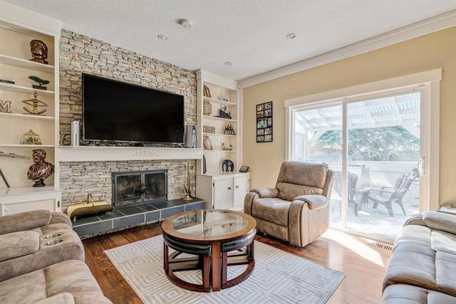 247 Pump Hill Crescent Sw, House detached with 6 bedrooms, 3 bathrooms and 4 parking in Calgary AB | Image 10