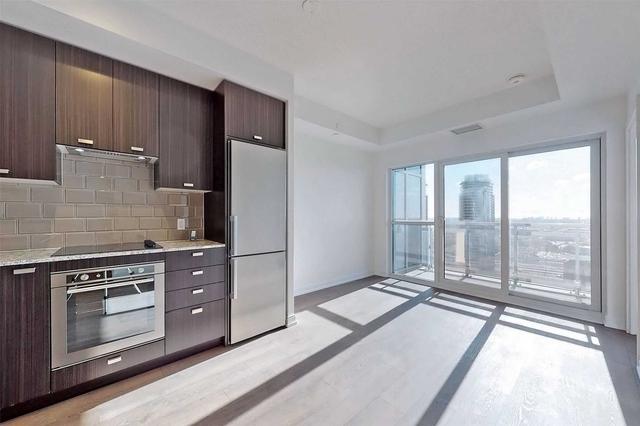 2915 - 275 Village Green Sq, Condo with 1 bedrooms, 2 bathrooms and 1 parking in Toronto ON | Image 6