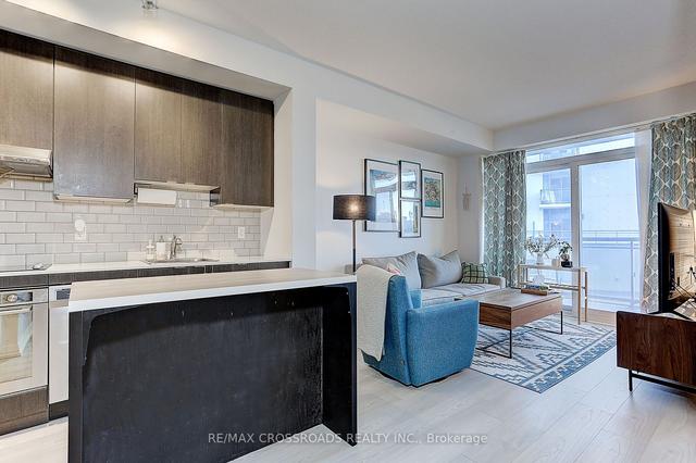322 - 50 Ann O'reilly Rd, Condo with 1 bedrooms, 1 bathrooms and 1 parking in Toronto ON | Image 3