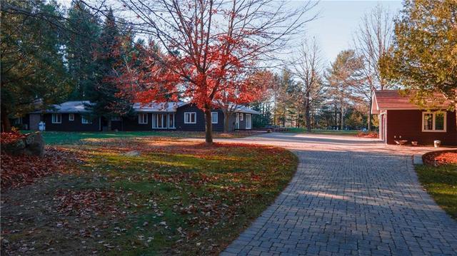80 Blueberry Point Lane, House detached with 4 bedrooms, 4 bathrooms and 6 parking in Madawaska Valley ON | Image 4