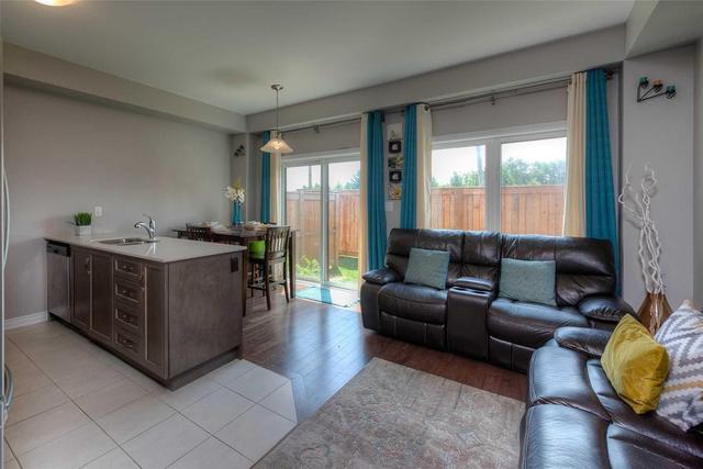 71 - 377 Glancaster Rd, Townhouse with 3 bedrooms, 2 bathrooms and 1 parking in Hamilton ON | Image 3