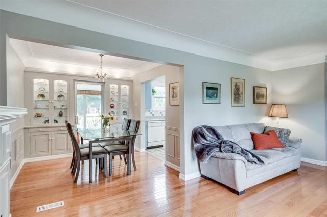 904 Easterbrook Ave, House detached with 3 bedrooms, 2 bathrooms and 7 parking in Burlington ON | Image 2