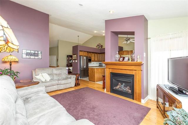 329 Nestleton Street, House detached with 3 bedrooms, 3 bathrooms and 6 parking in Ottawa ON | Image 15