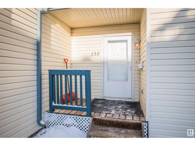 135 - 10909 106 St Nw Nw, House attached with 3 bedrooms, 1 bathrooms and 2 parking in Edmonton AB | Image 11