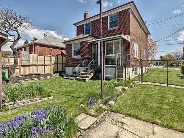 1228 Victoria Park Ave, House detached with 3 bedrooms, 2 bathrooms and 2 parking in Toronto ON | Image 5