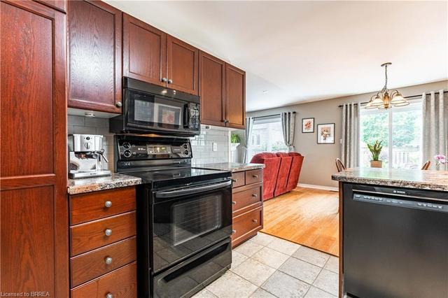 15 Savannah Ridge Drive, House semidetached with 2 bedrooms, 1 bathrooms and 4 parking in Brant ON | Image 18