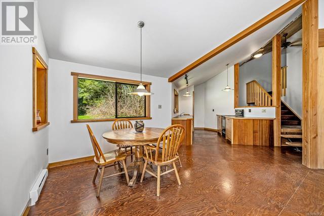 6912 Railway Ave, House detached with 2 bedrooms, 1 bathrooms and 6 parking in Comox Valley C (Puntledge   Black Creek) BC | Image 3