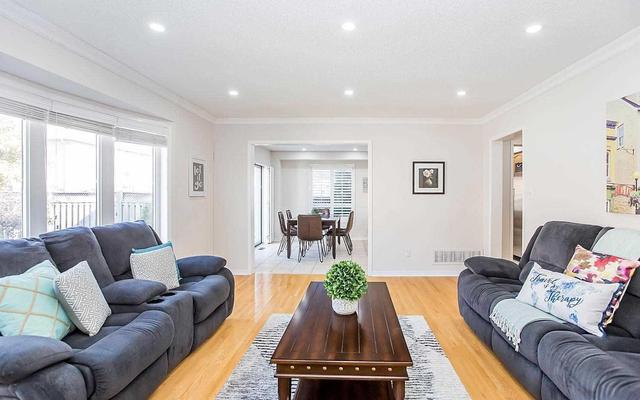 59 Baha Cres, House detached with 4 bedrooms, 5 bathrooms and 4 parking in Brampton ON | Image 9