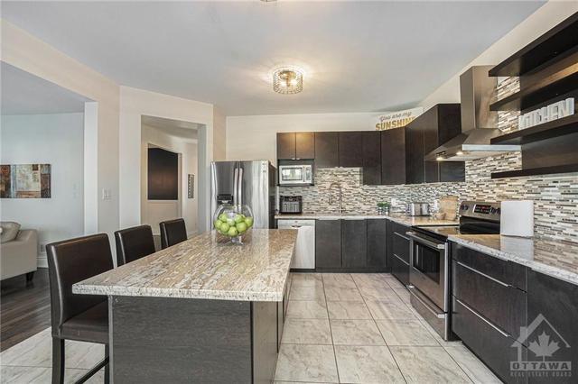 206 Kinloch Court, House detached with 5 bedrooms, 4 bathrooms and 4 parking in Ottawa ON | Image 6