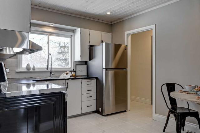 101 East St N, House detached with 2 bedrooms, 1 bathrooms and 5 parking in Kawartha Lakes ON | Image 31
