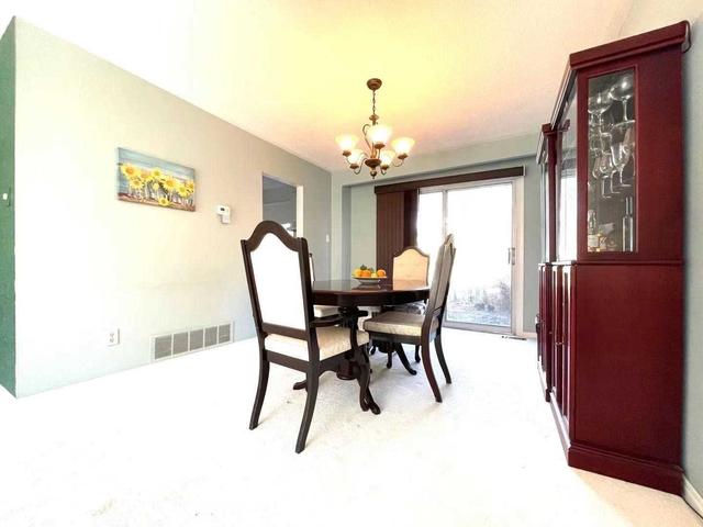 122 Song Meadoway, Townhouse with 3 bedrooms, 2 bathrooms and 2 parking in Toronto ON | Image 18