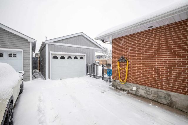 85 Parkway Cres, House detached with 3 bedrooms, 2 bathrooms and 5 parking in Clarington ON | Image 30