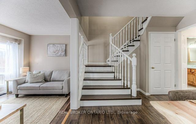65 Lynnhaven Crt, House detached with 3 bedrooms, 2 bathrooms and 3 parking in Kitchener ON | Image 7
