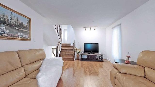 71 Sandyhook Sq, House detached with 3 bedrooms, 3 bathrooms and 4 parking in Toronto ON | Image 12
