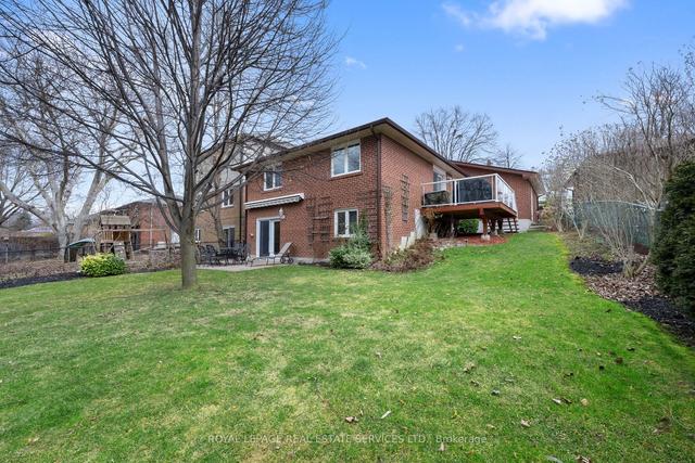 19 Warlingham Crt, House detached with 3 bedrooms, 2 bathrooms and 4 parking in Toronto ON | Image 21