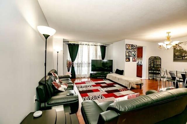 711 - 18 Knightsbridge Rd, Condo with 3 bedrooms, 2 bathrooms and 1 parking in Brampton ON | Image 3