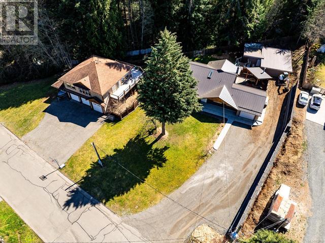 2821 Wellington St, House detached with 6 bedrooms, 4 bathrooms and 16 parking in Cumberland BC | Image 30
