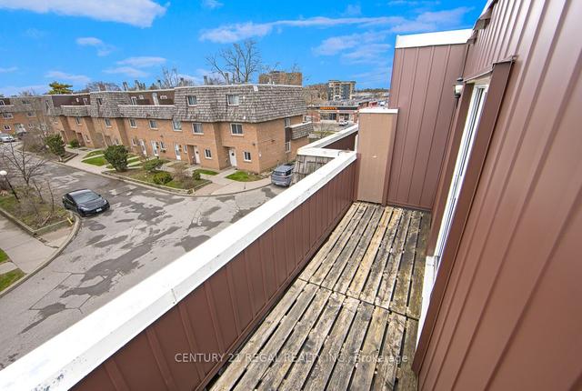 59 - 10 Rodda Blvd, Townhouse with 3 bedrooms, 3 bathrooms and 2 parking in Toronto ON | Image 7