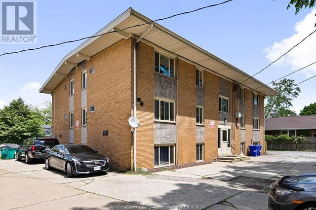 7555 Wyandotte East, Condo with 11 bedrooms, 11 bathrooms and null parking in Windsor ON | Card Image