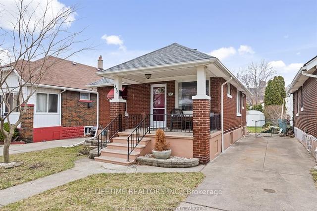 376 South St, House detached with 2 bedrooms, 2 bathrooms and 2 parking in Windsor ON | Image 1