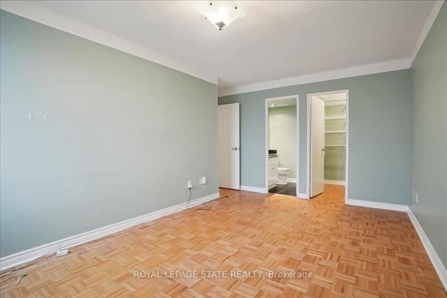 404 - 301 Frances Ave, Condo with 3 bedrooms, 2 bathrooms and 1 parking in Hamilton ON | Image 8