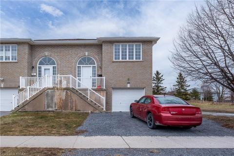 171 Briceland Street, House semidetached with 4 bedrooms, 2 bathrooms and 4 parking in Kingston ON | Card Image