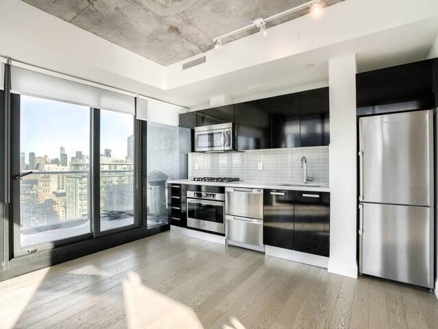 3401 - 224 King St W, Condo with 1 bedrooms, 1 bathrooms and 0 parking in Toronto ON | Image 2