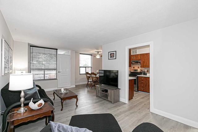 314 - 10 Edgecliff Gfwy, Condo with 3 bedrooms, 2 bathrooms and 1 parking in Toronto ON | Image 25