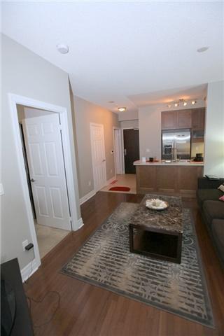 1205 - 35 Balmuto St, Condo with 2 bedrooms, 2 bathrooms and 1 parking in Toronto ON | Image 14