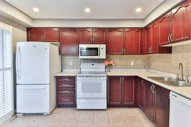 73 Monaco Crt, House attached with 3 bedrooms, 3 bathrooms and 3 parking in Brampton ON | Image 14