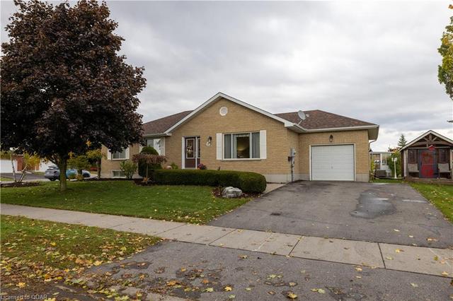 2 Oak Ridge Boulevard, House detached with 6 bedrooms, 2 bathrooms and 5 parking in Belleville ON | Image 1
