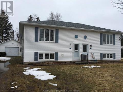 15 Tiffany Ave, House other with 3 bedrooms, 1 bathrooms and null parking in Bouctouche NB | Card Image