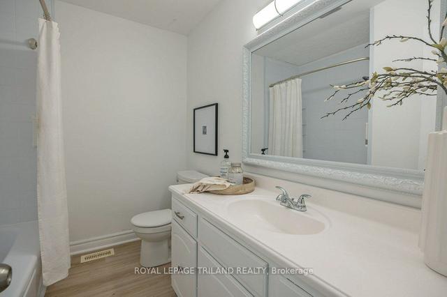 339 Everglade Cres, Townhouse with 4 bedrooms, 3 bathrooms and 2 parking in London ON | Image 21