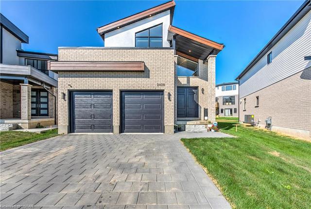 2428 Blackrail Terrace, House detached with 4 bedrooms, 4 bathrooms and 8 parking in London ON | Image 1