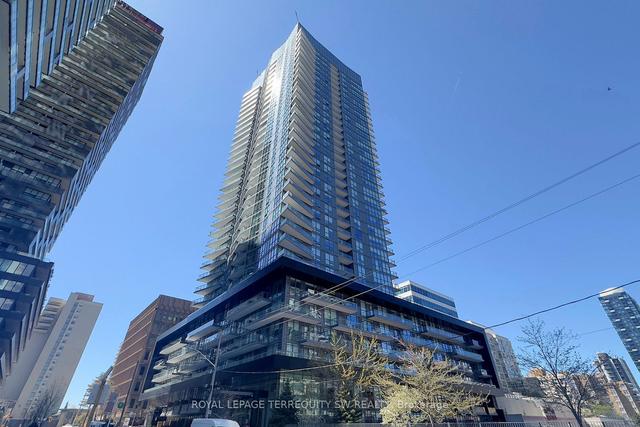 1001 - 30 Roehampton Ave, Condo with 1 bedrooms, 1 bathrooms and 1 parking in Toronto ON | Image 1
