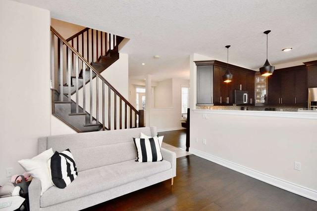 52 Graihawk Dr, House detached with 3 bedrooms, 4 bathrooms and 6 parking in Barrie ON | Image 5