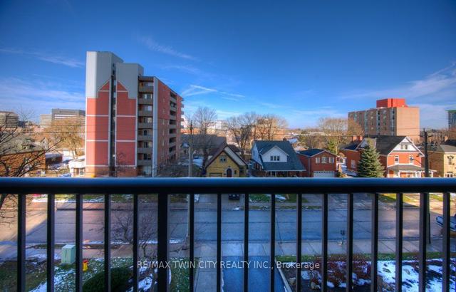 401 - 81 Church St, Condo with 3 bedrooms, 2 bathrooms and 1 parking in Kitchener ON | Image 17