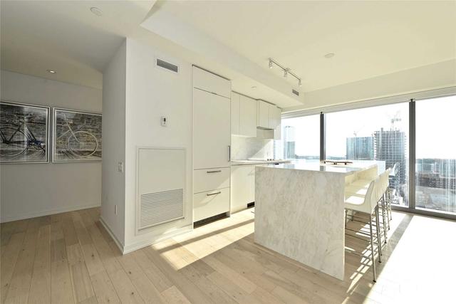 2105 - 60 Colborne St, Condo with 3 bedrooms, 3 bathrooms and 1 parking in Toronto ON | Image 16